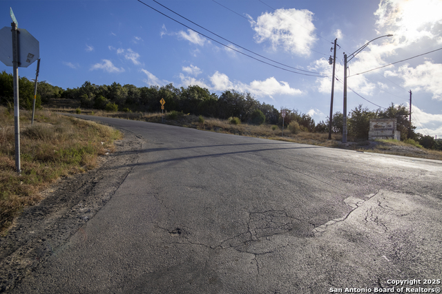 Image 10 of 14 For 4246 Richmond Ave