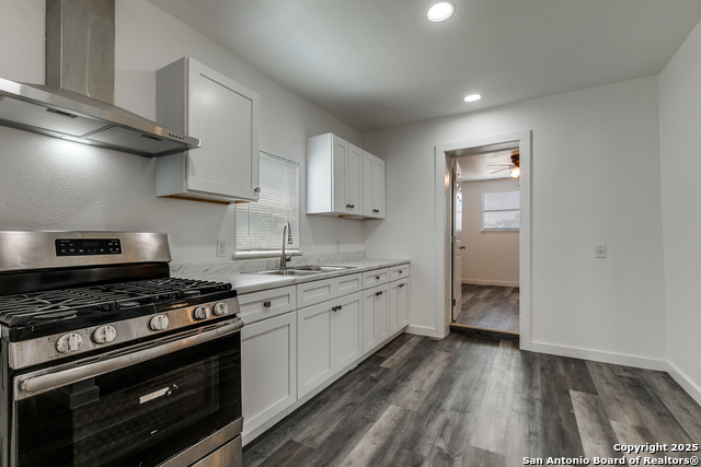 Listing photo id 9 for 611 Rochambeau