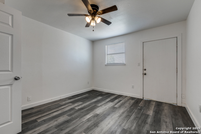 Listing photo id 15 for 611 Rochambeau