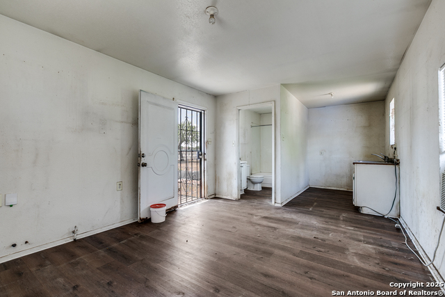 Listing photo id 20 for 611 Rochambeau