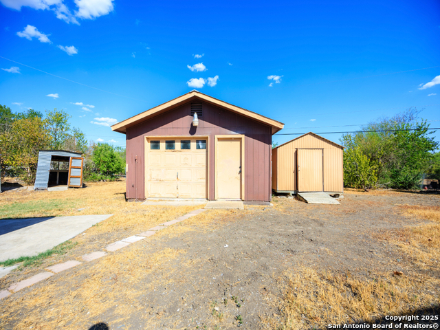 Image 13 of 15 For 8816 Oakbrook