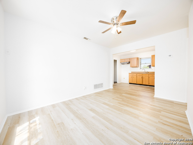 Image 4 of 15 For 8816 Oakbrook