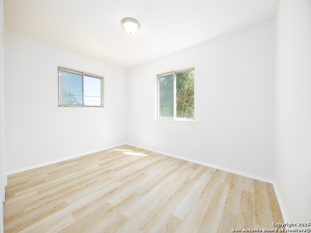 Image 8 of 15 For 8816 Oakbrook