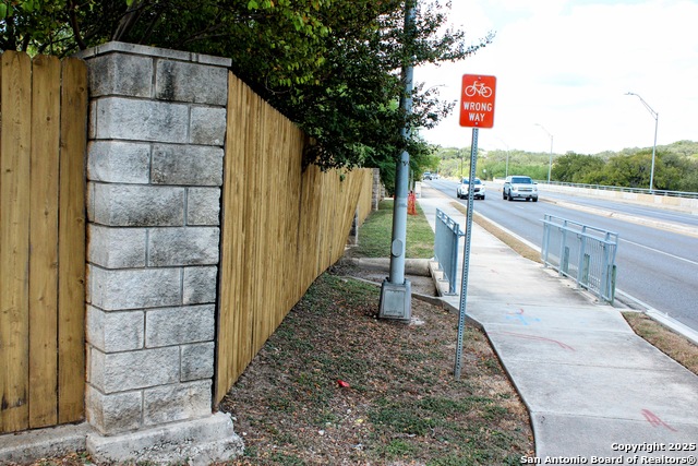 Image 7 of 10 For 7142 Shady Elms