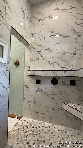 Image 15 of 40 For 270 Stacie Ann