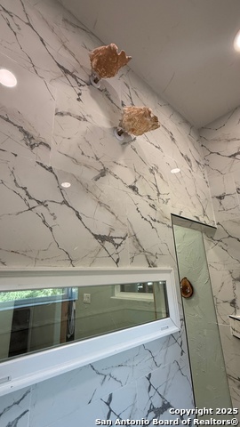 Image 16 of 40 For 270 Stacie Ann