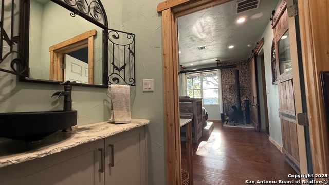 Image 17 of 40 For 270 Stacie Ann