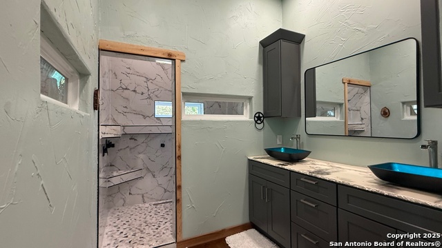 Image 8 of 40 For 270 Stacie Ann