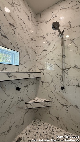 Image 9 of 40 For 270 Stacie Ann