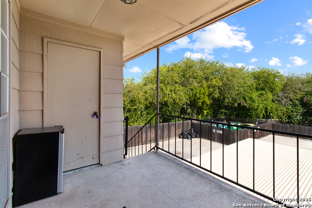 Image 21 of 27 For 7500 Callaghan Rd 336