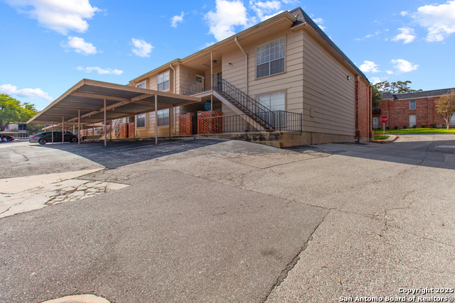 Image 23 of 27 For 7500 Callaghan Rd 336