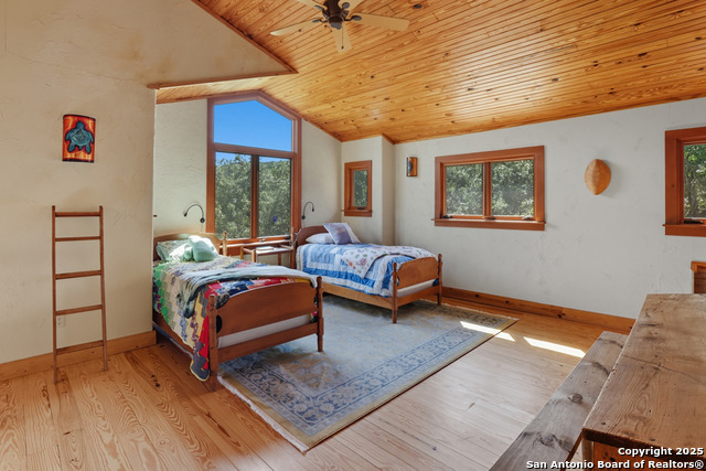 Image 32 of 50 For 474 Lost Lane