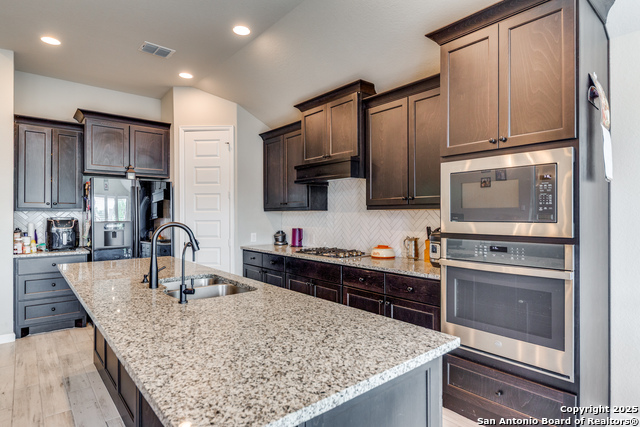 Image 6 of 23 For 1607 Hallettsville