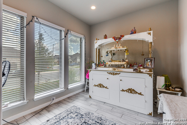 Image 9 of 23 For 1607 Hallettsville