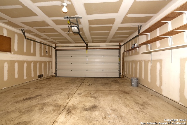 Image 19 of 29 For 10142 Dixon Wood