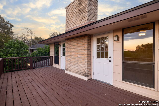 Listing photo id 16 for 226 Country Wood