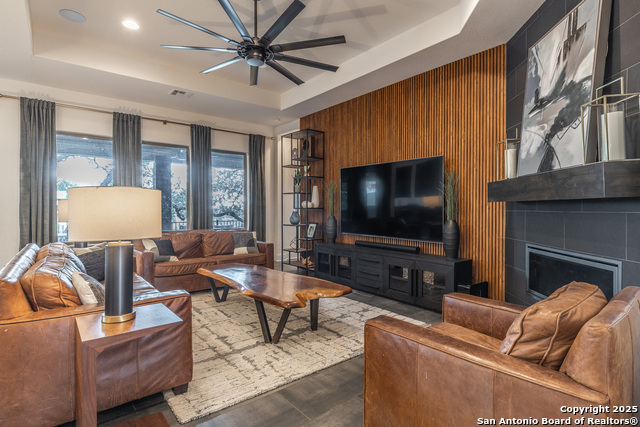 Image 10 of 48 For 419 Copper Sage Dr