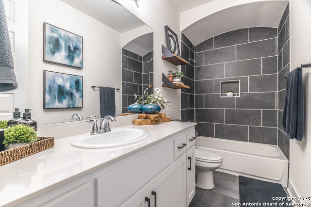 Image 33 of 48 For 419 Copper Sage Dr