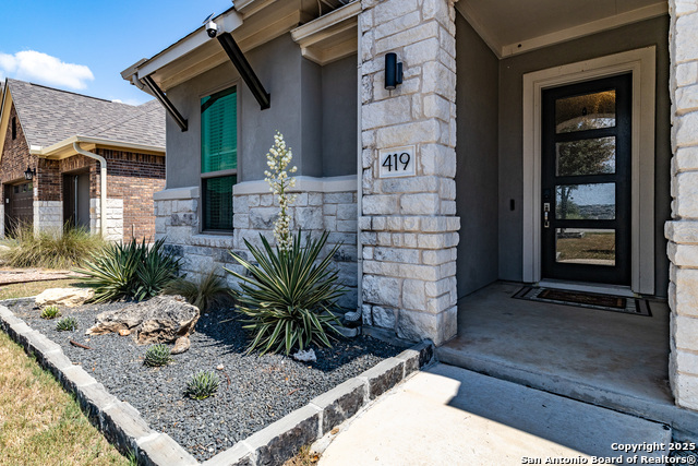 Image 4 of 48 For 419 Copper Sage Dr