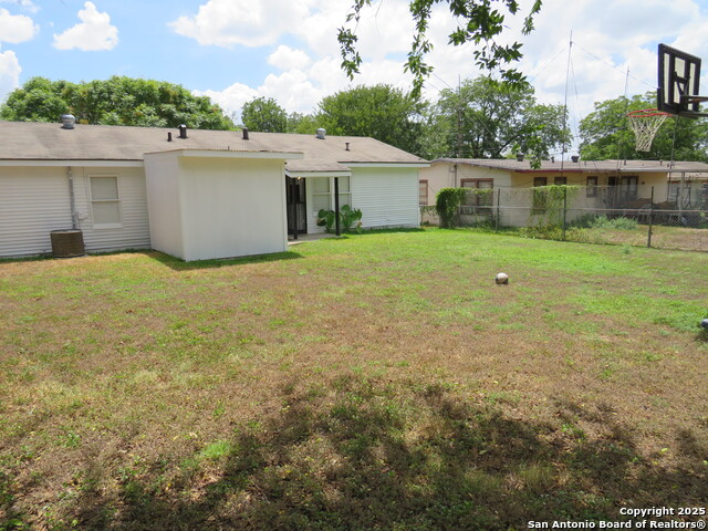 Image 18 of 19 For 419 Anton Dr