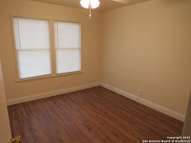 Image 4 of 19 For 419 Anton Dr