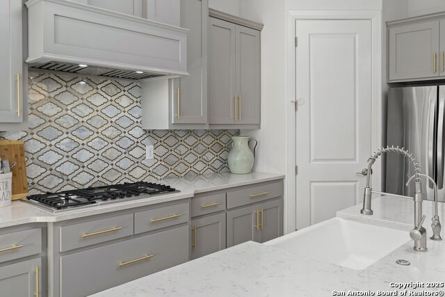 Image 11 of 36 For 17506 Hillsedge Rd