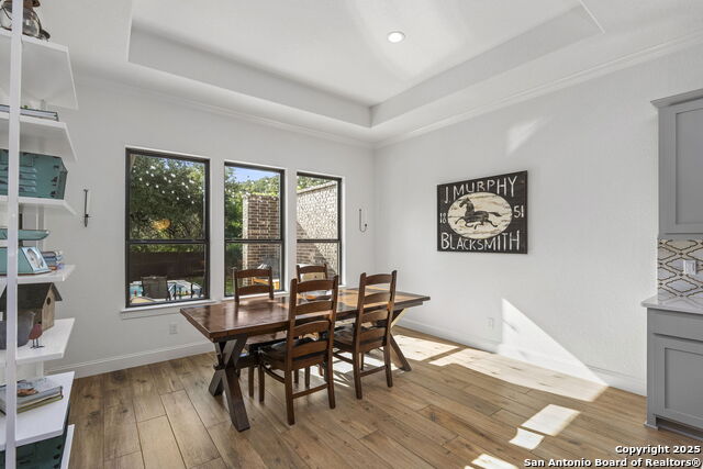 Image 13 of 36 For 17506 Hillsedge Rd