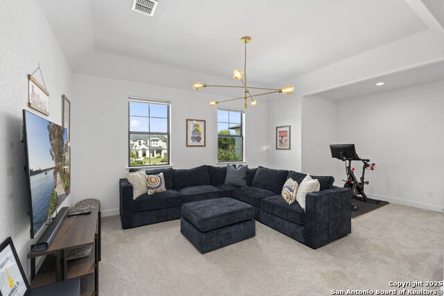 Image 21 of 36 For 17506 Hillsedge Rd