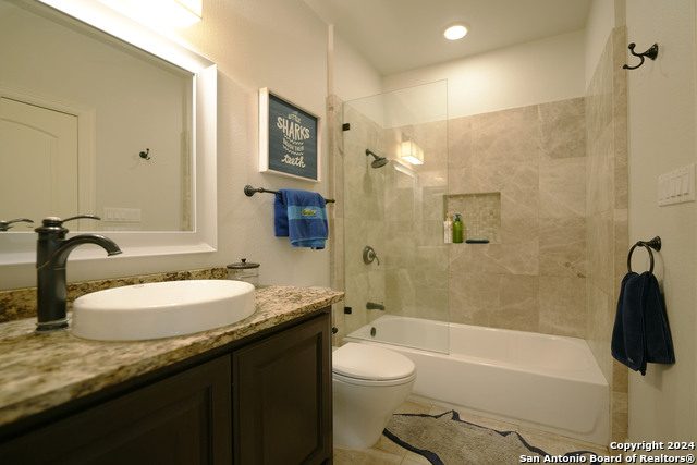 Listing photo id 32 for 20 Arnold Palmer