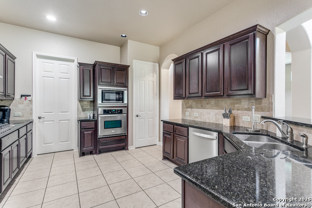 Image 11 of 25 For 24114 Stately Oaks