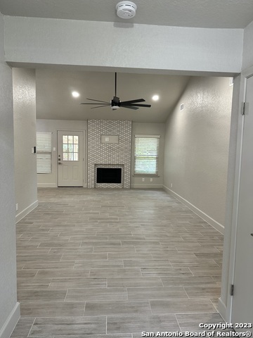 Listing photo id 2 for 8158 Raritan St