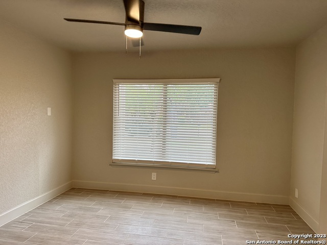 Listing photo id 4 for 8158 Raritan St