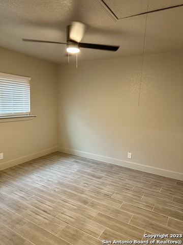 Listing photo id 6 for 8158 Raritan St