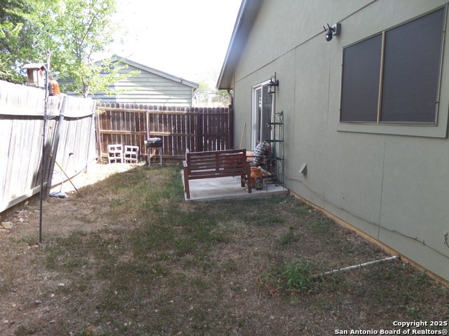 Image 16 of 18 For 8411 Forest Ridge