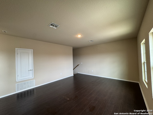 Listing photo id 14 for 831 Lee Trevino