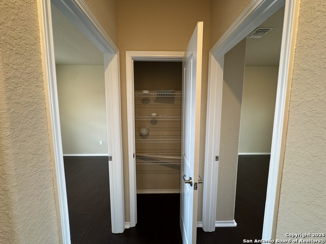 Listing photo id 24 for 831 Lee Trevino
