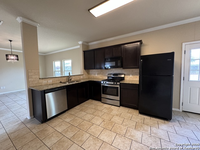Listing photo id 5 for 831 Lee Trevino