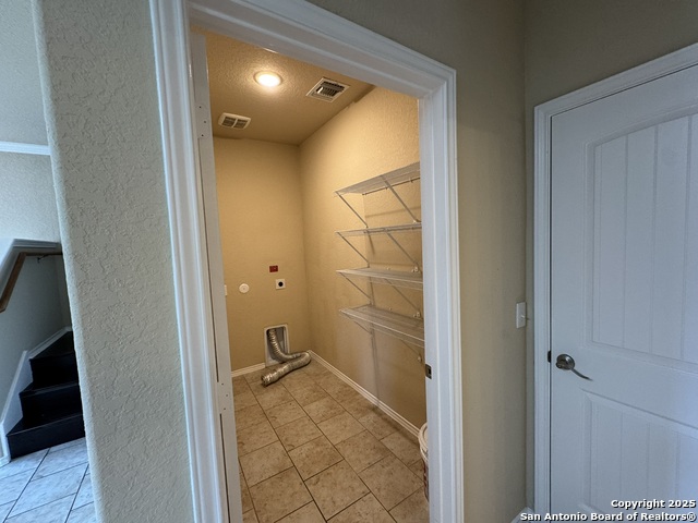 Listing photo id 7 for 831 Lee Trevino