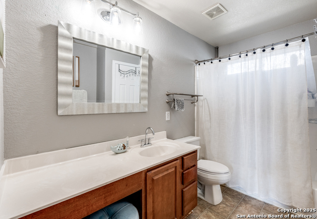 Listing photo id 16 for 209 Springtree Pkwy