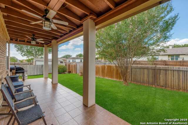 Listing photo id 21 for 209 Springtree Pkwy