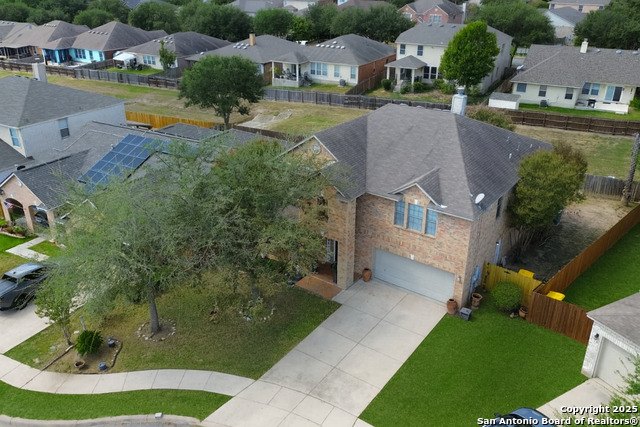 Listing photo id 24 for 209 Springtree Pkwy