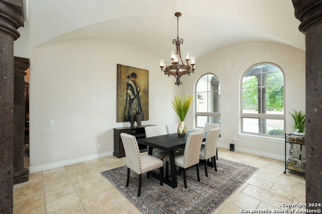 Image 7 of 48 For 139 Palmilla Ct