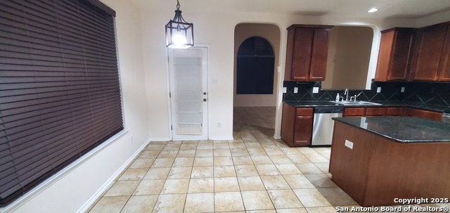 Image 3 of 7 For 10131 Caspian Ledge