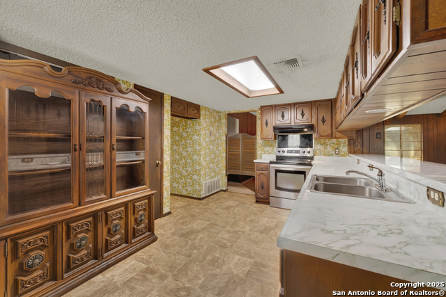 Image 16 of 50 For 255 Brehm Ln