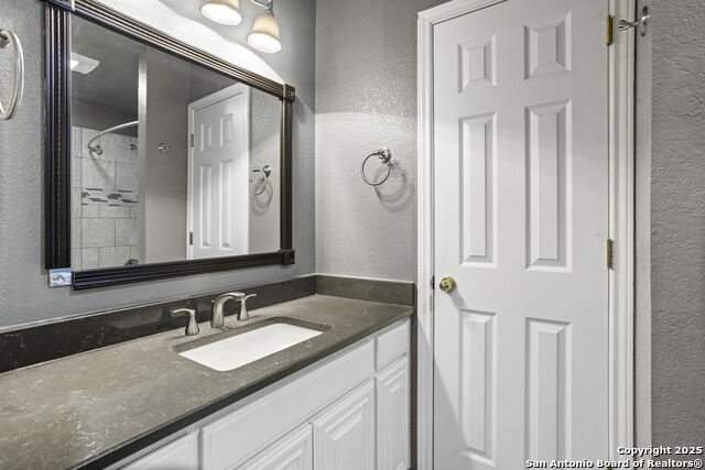 Image 21 of 28 For 14114 Touch Gold