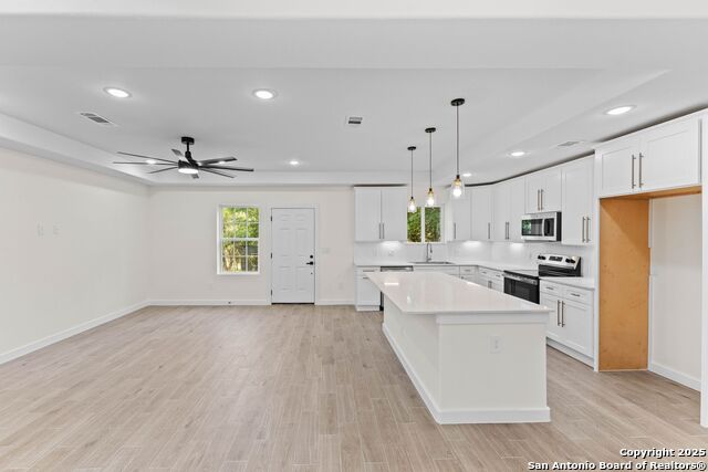 Image 3 of 16 For 350 Spanish Oak Dr