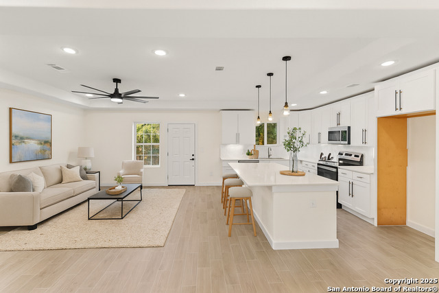 Image 4 of 16 For 350 Spanish Oak Dr