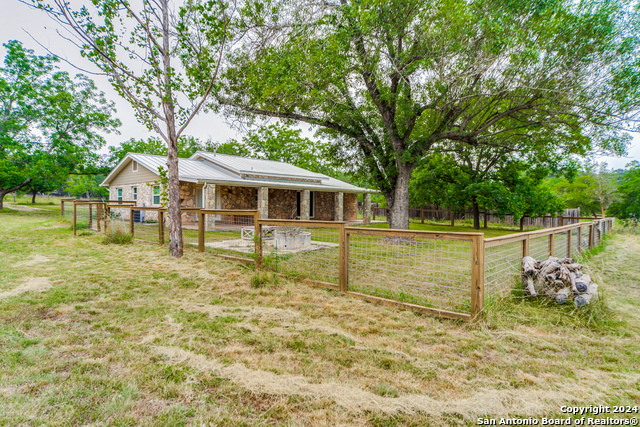 Listing photo id 10 for 3116 Bear Creek