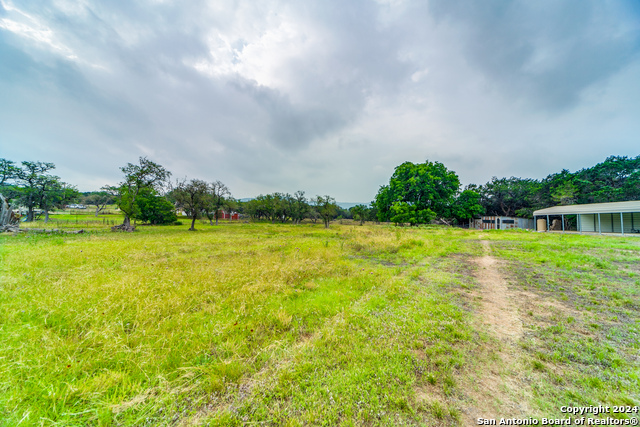 Listing photo id 11 for 3116 Bear Creek