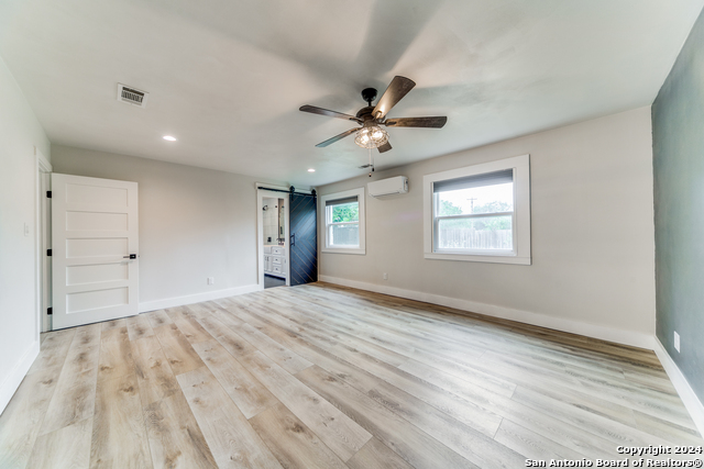 Listing photo id 3 for 3116 Bear Creek